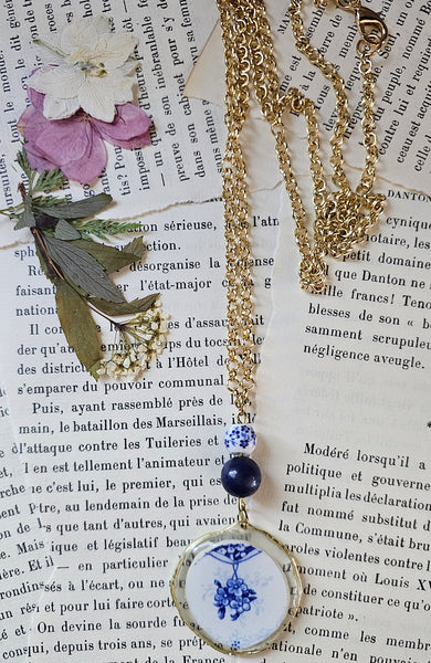 1950's Vintage Plate Necklace