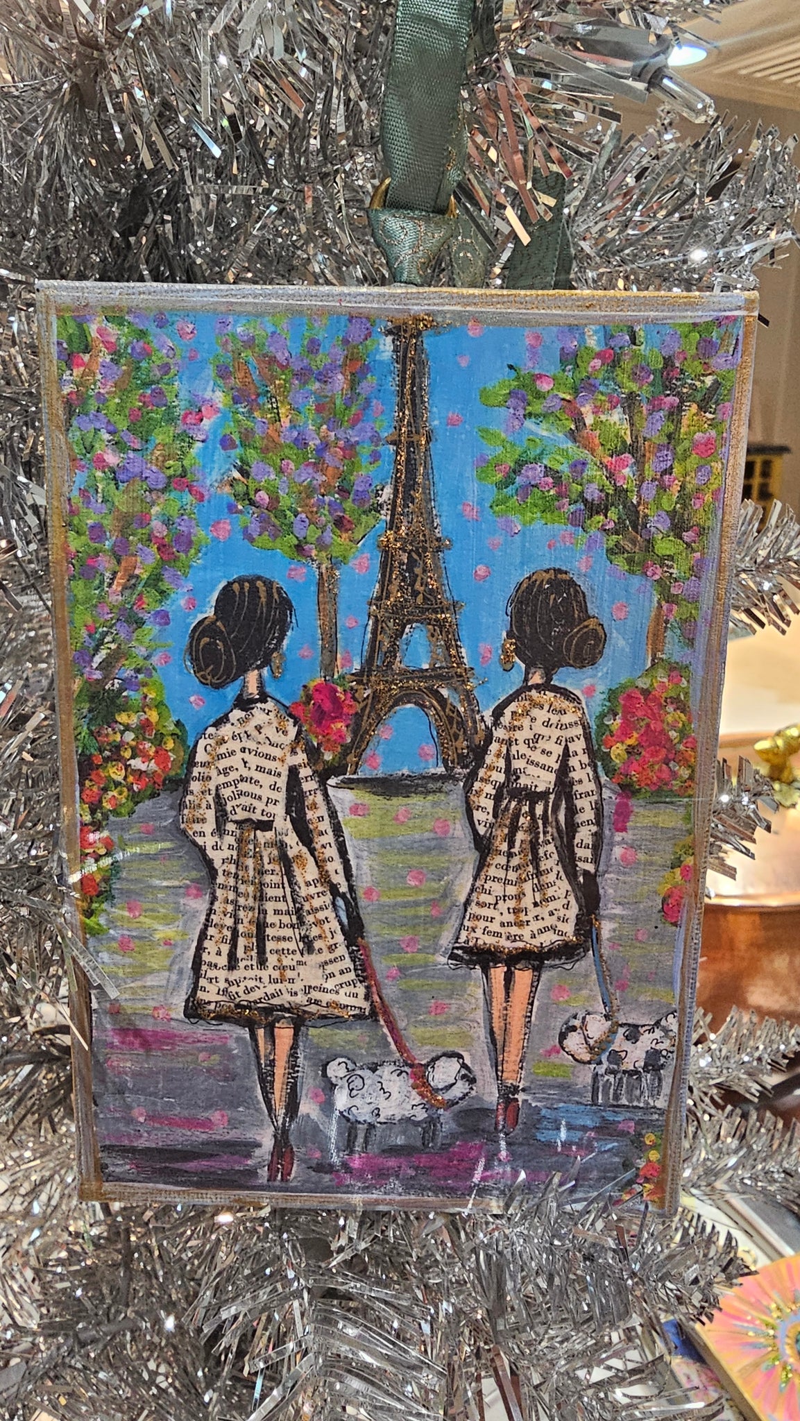 Girlfriends in Paris